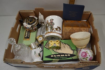 Lot 44 - Box of various assorted small ceramics, napkin...