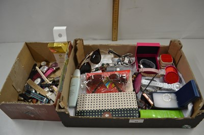 Lot 55 - Box of various assorted watches, jewellery...