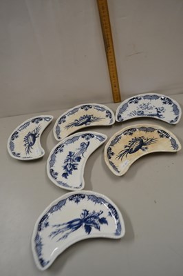 Lot 62 - Set of six crescent formed Bisto dishes with...