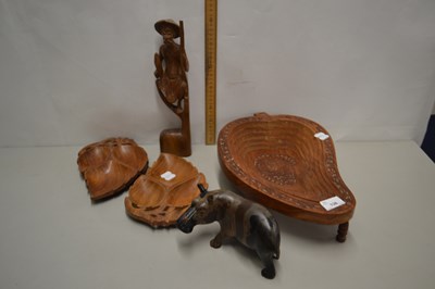 Lot 136 - Mixed Lot: Various carved wooden wares, fruit...