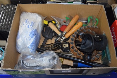 Lot 614 - Mixed Lot: Garden hand tools, torches, eye...