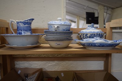 Lot 633 - Quantity of assorted blue and white china to...