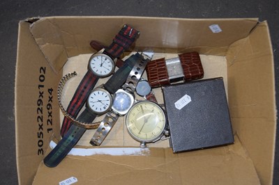 Lot 636 - Mixed Lot: Assorted watches and desk clocks