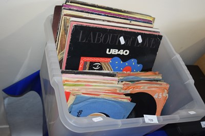 Lot 725 - Quantity of LP's and singles