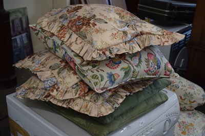 Lot 776 - Six assorted scatter cushions