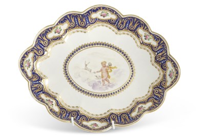 Lot 90 - A late 18th century Derby porcelain dish...