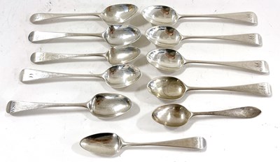 Lot 125 - Five Victorian Old English pattern teaspoons,...