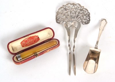 Lot 145 - Mixed Lot: An Edwardian silver hair comb, the...