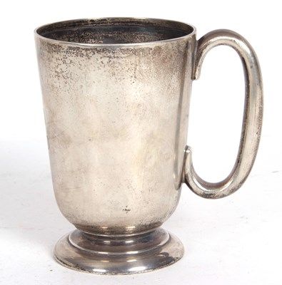 Lot 167 - A George V silver pint tankard of slight...