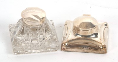 Lot 187 - A George V silver cased ink well, plain shape...