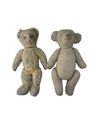 Lot 175 - A pair of early 20th century teddy bears. No...