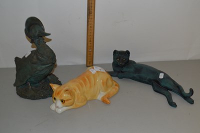 Lot 6 - Mixed Lot: Two model cats and a model of...