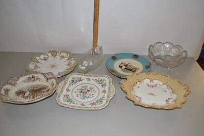 Lot 10 - Mixed Lot: Various floral decorated plates and...