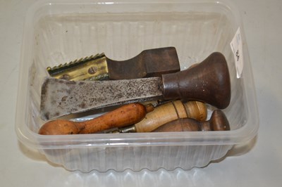 Lot 84 - Box of various assorted hand tools