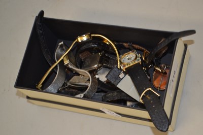 Lot 119 - Box of assorted wristwatches