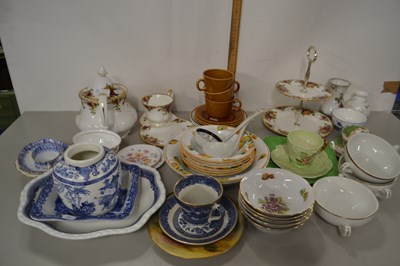 Lot 179 - Large mixed lot of ceramics to include Royal...