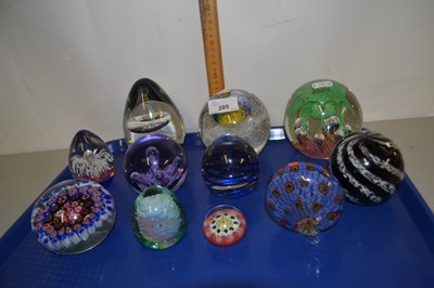 Lot 205 - Collection of modern paperweights