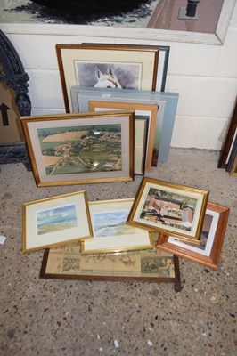 Lot 291 - Mixed Lot: Various assorted pictures to...