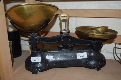 Lot 507 - Set of scales and weights