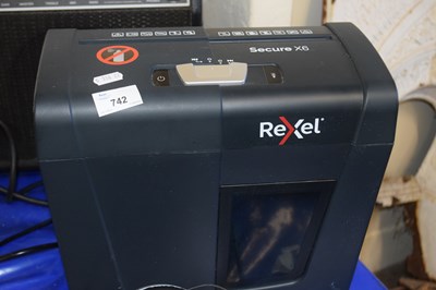 Lot 742 - Rexel X6 shredder