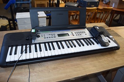 Lot 768 - Yamaha YPT-225 keyboard