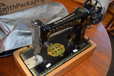 Lot 836 - Singer sewing machine