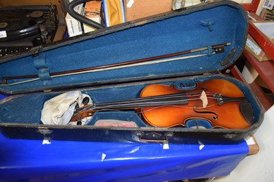 Lot 884 - Cased violin