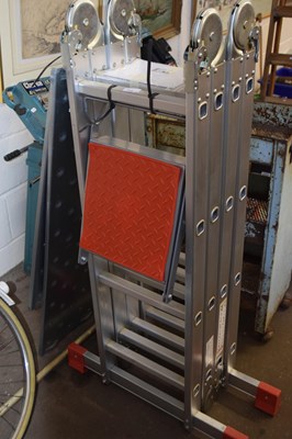 Lot 955 - Folding metal access platform