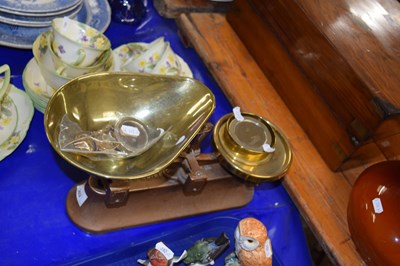 Lot 202 - Vintage brass kitchen scales and weights