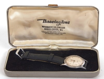 Lot 416 - A Bravingtons automatic gent's wristwatch, the...