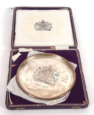 Lot 206 - "Historical Heirloom" circular silver tray to...