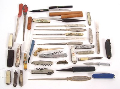 Lot 258 - Quantity of mainly vintage paper knives and...