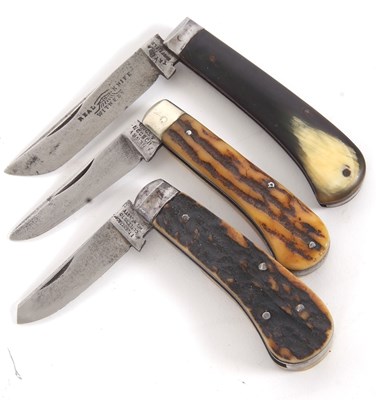 Lot 265 - Group of three small pocket knives, two with...