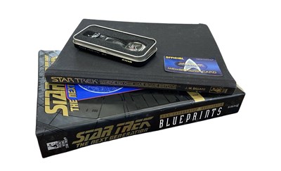 Lot 290 - A mixed lot of Star Trek memorabilia, to...