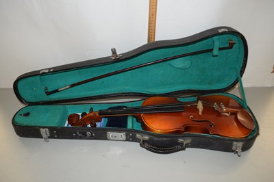 Lot 3 - Cased violin