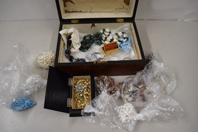 Lot 109 - Box of various assorted costume jewellery...