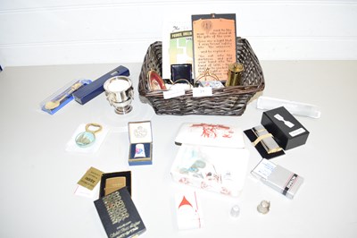Lot 71 - SMALL BASKET VARIOUS MIXED ITEMS TO INCLUDE...