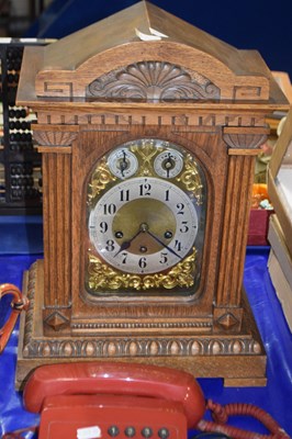 Lot 165 - Early 20th Century oak cased mantel clock with...