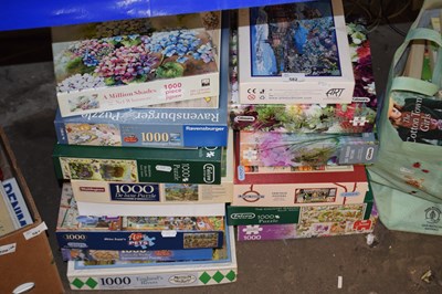 Lot 582 - Large quantity of assorted jigsaw puzzles