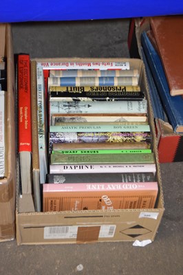 Lot 598 - Assorted books to include horticulture and others