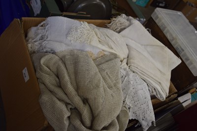 Lot 616 - Quantity of assorted linens and textiles