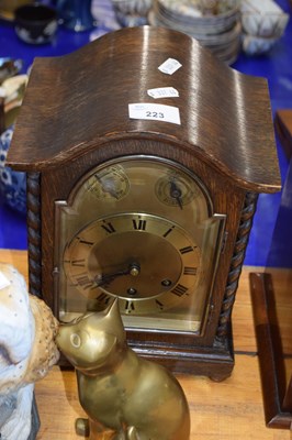 Lot 223 - Early 20th Century oak cased mantel clock