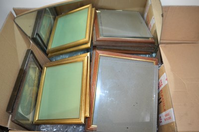 Lot 752 - Quantity of assorted picture frames and a wall...