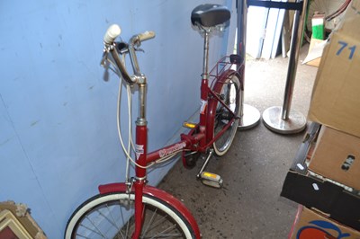 Lot 774 - Lady's Apollo Traveller red bicycle