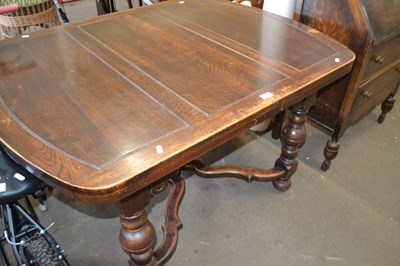 Lot 814 - Extending dining table