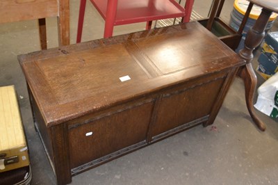 Lot 879 - Wooden blanket box