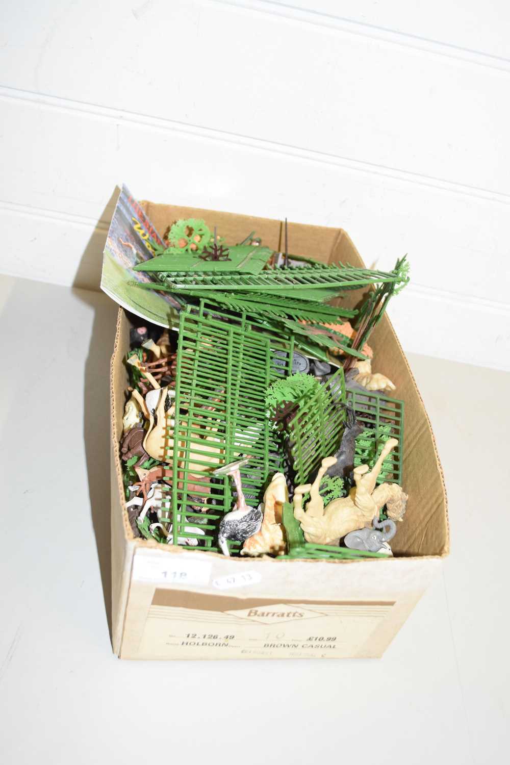 Lot 118 - BOX OF PLASTIC ZOO ANIMALS