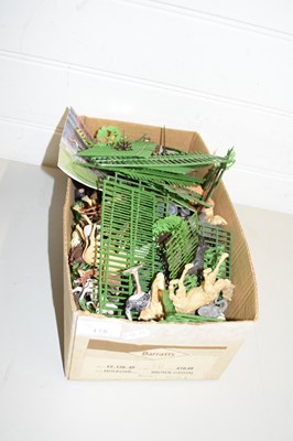 Lot 118 - BOX OF PLASTIC ZOO ANIMALS