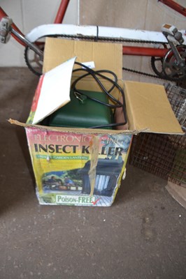 Lot 889 - Electronic flying insect killer