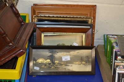 Lot 952 - Quantity of assorted pictures